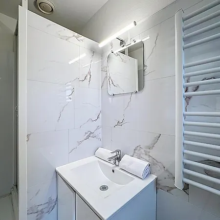 Apartment F2 Jardin Jaccuzzi Barbecue