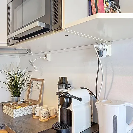 Rue Bien Assis Avec Jardin Terrasse Daire *